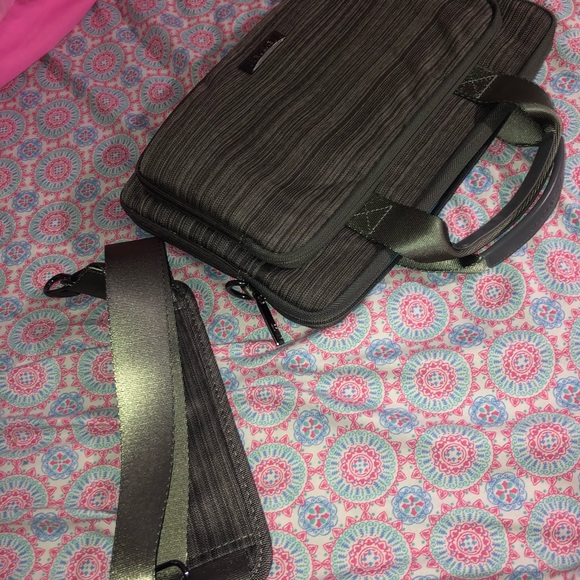 Laptop Case - Picture 2 of 3